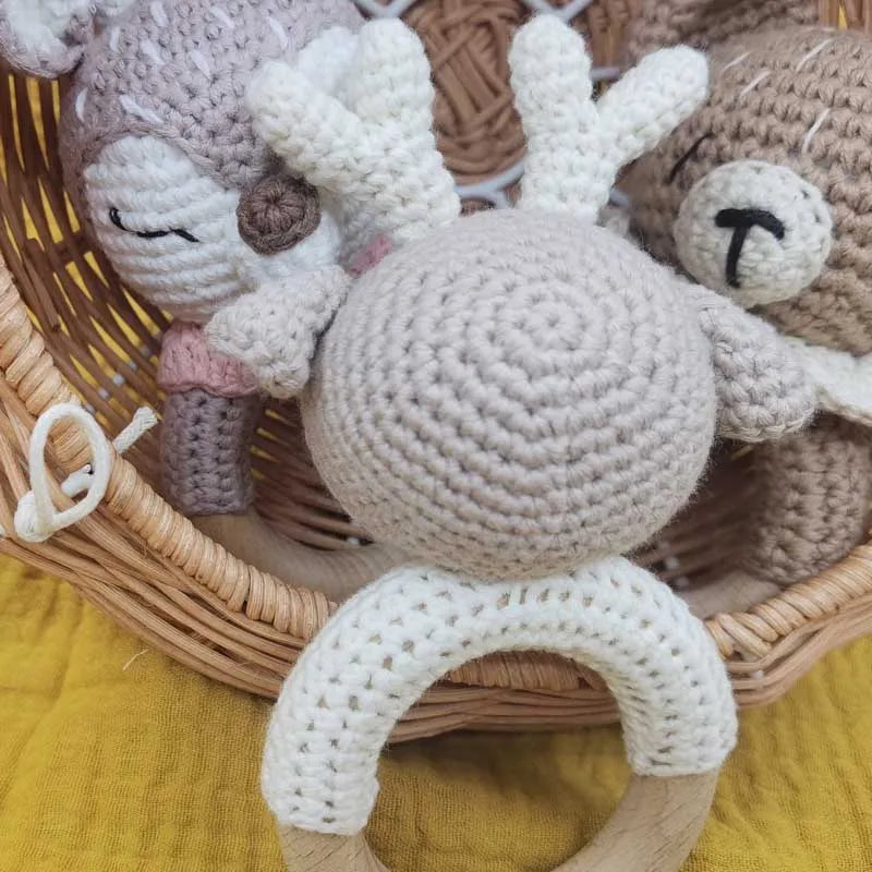 Handmade Baby Wooden Teether DIY Crochet Deer ELK Rattle Newborn Rodent Teething Ring Mobile Gym Educational Toys for Kids