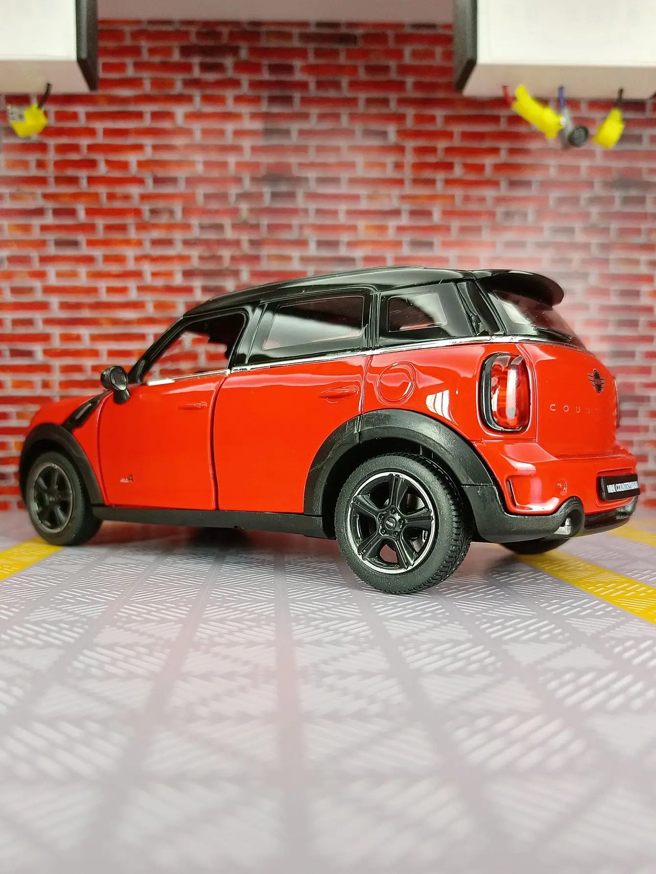 1:24 BMW mini cooper s countryman Simulation static alloy car model metal ornaments adult gifts children's toys