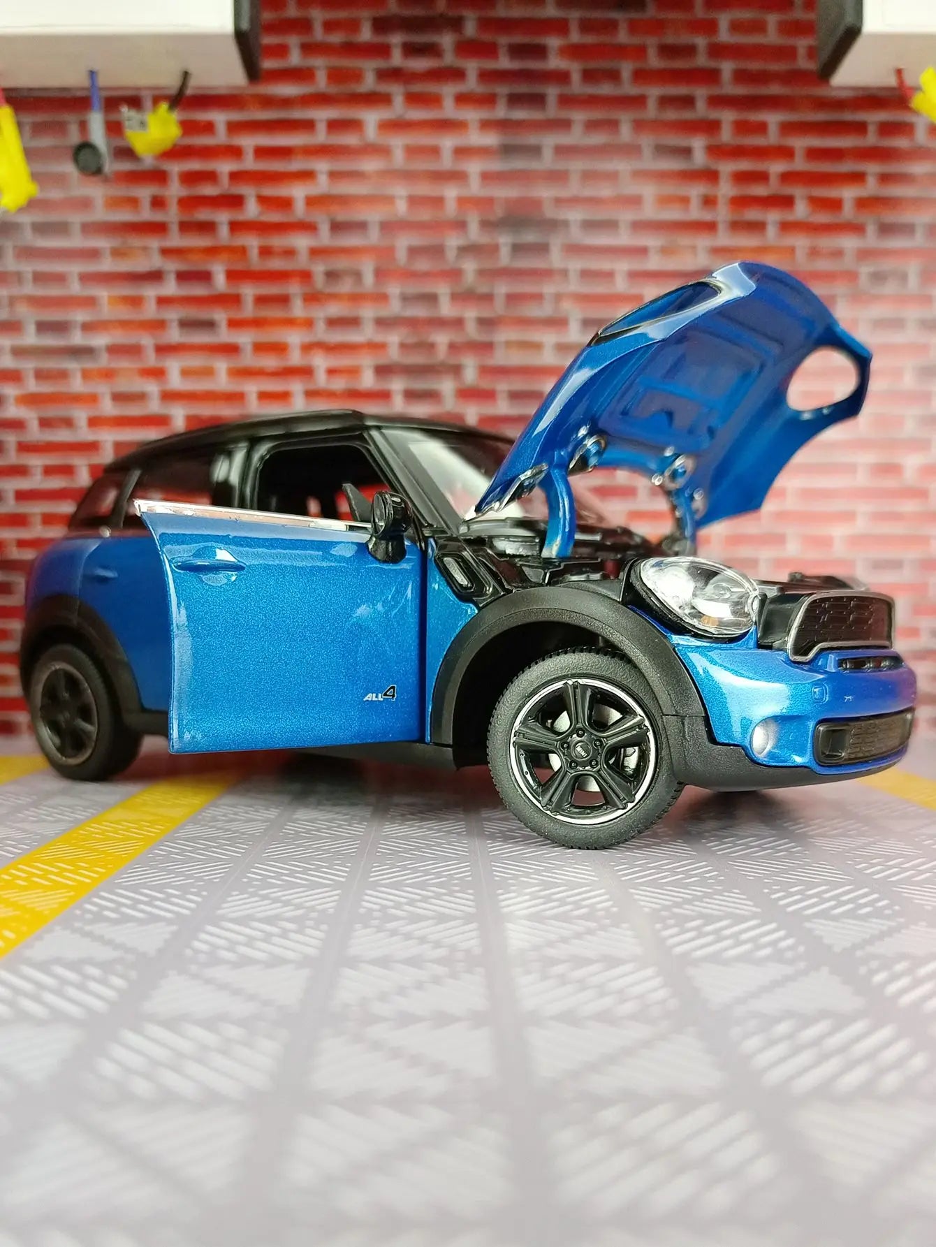 1:24 BMW mini cooper s countryman Simulation static alloy car model metal ornaments adult gifts children's toys