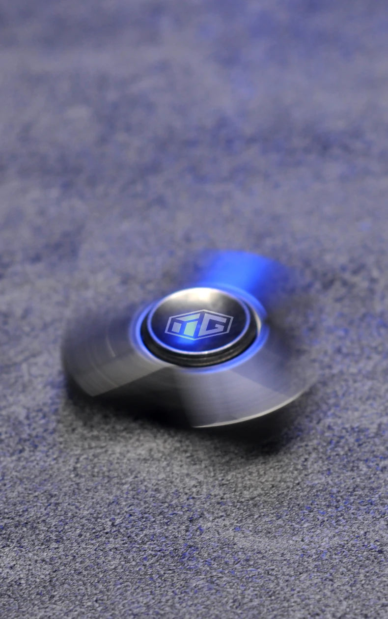 Stainless Steel Metal Hand Spinner Anti-anxiety EDC Fidget Toy for Adult Children Creative Metal Triangle Stress Relief Toy