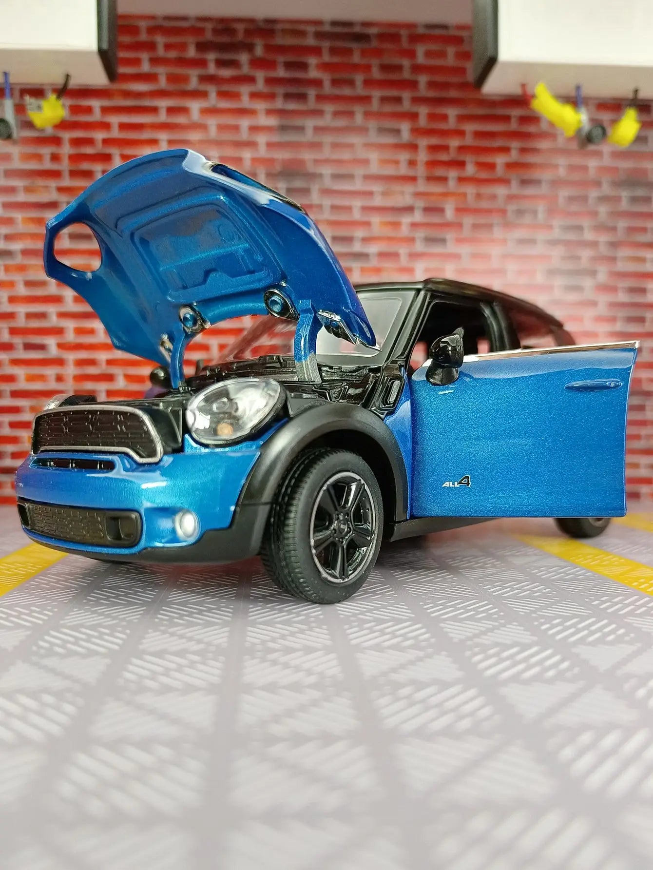 1:24 BMW mini cooper s countryman Simulation static alloy car model metal ornaments adult gifts children's toys