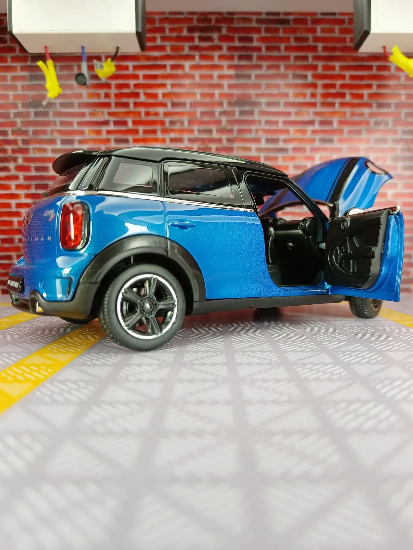 1:24 BMW mini cooper s countryman Simulation static alloy car model metal ornaments adult gifts children's toys